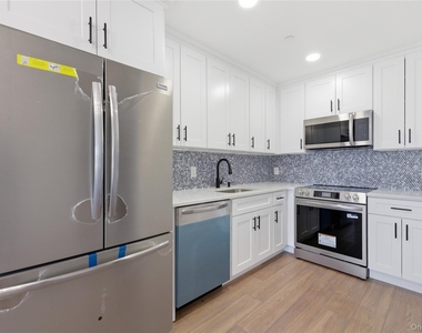 74 Broadway - Photo Thumbnail 10