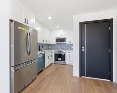 74 Broadway - Photo Thumbnail 9