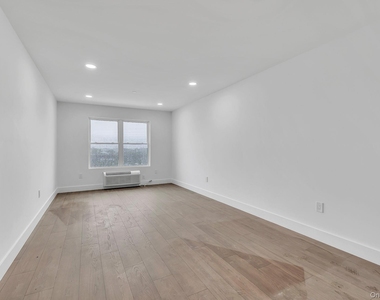 74 Broadway - Photo Thumbnail 1