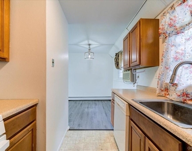 37 Alpine Drive - Photo Thumbnail 3