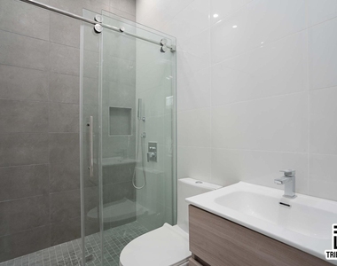 62-15 Catalpa Avenue - Photo Thumbnail 5
