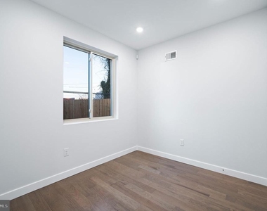2249 N Franklin Street - Photo Thumbnail 6