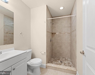 1813 N 18th Street - Photo Thumbnail 5