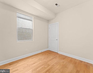 1813 N 18th Street - Photo Thumbnail 3