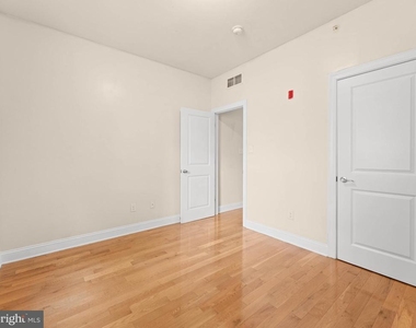 1813 N 18th Street - Photo Thumbnail 8