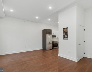 501 Washington Lane - Photo Thumbnail 3