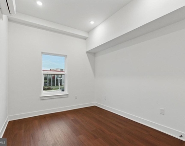 501 Washington Lane - Photo Thumbnail 7