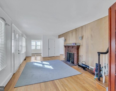 222 Berlin Road N - Photo Thumbnail 3