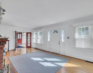 222 Berlin Road N - Photo Thumbnail 4