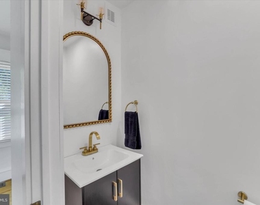 222 Berlin Road N - Photo Thumbnail 14
