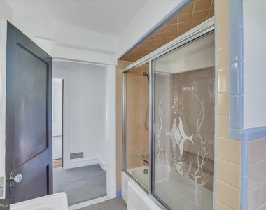 222 Berlin Road N - Photo Thumbnail 12