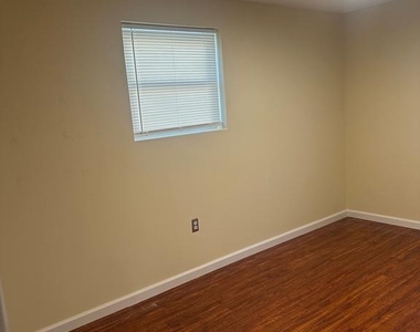 5103 Brookdale Court - Photo Thumbnail 4