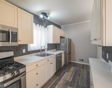 2303 Pinneberg Avenue - Photo Thumbnail 12
