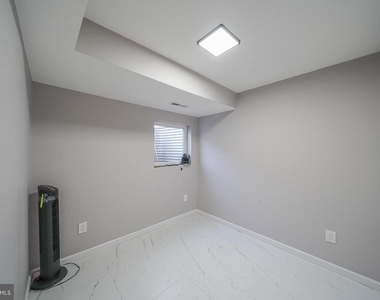 2303 Pinneberg Avenue - Photo Thumbnail 41