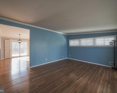 2303 Pinneberg Avenue - Photo Thumbnail 7