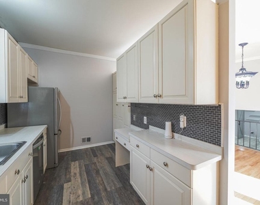 2303 Pinneberg Avenue - Photo Thumbnail 14