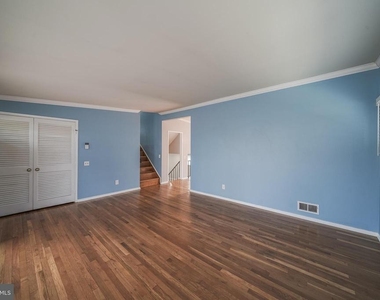 2303 Pinneberg Avenue - Photo Thumbnail 6