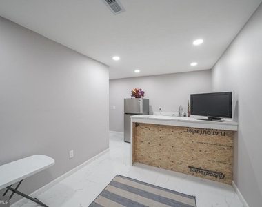 2303 Pinneberg Avenue - Photo Thumbnail 37
