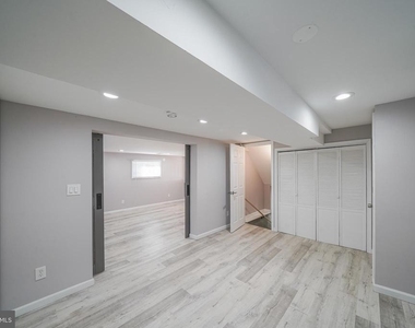 2303 Pinneberg Avenue - Photo Thumbnail 30