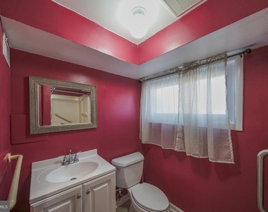 2303 Pinneberg Avenue - Photo Thumbnail 32