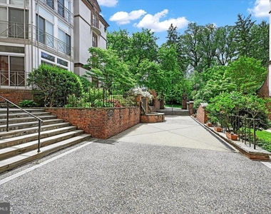 6 Upland Road - Photo Thumbnail 3
