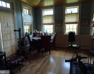411 Delaware Street - Photo Thumbnail 13