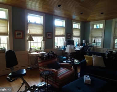 411 Delaware Street - Photo Thumbnail 14