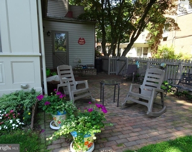 411 Delaware Street - Photo Thumbnail 21