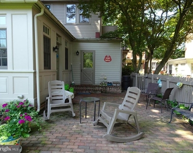 411 Delaware Street - Photo Thumbnail 22