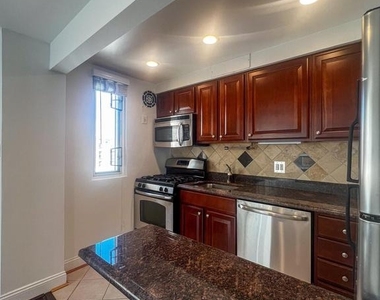 1727 Massachusetts Avenue Nw - Photo Thumbnail 4