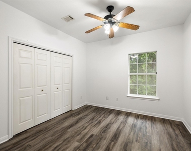 1301 S Quinlan Park Rd - Photo Thumbnail 13