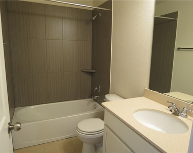 2304 S Lakeline Blvd - Photo Thumbnail 21