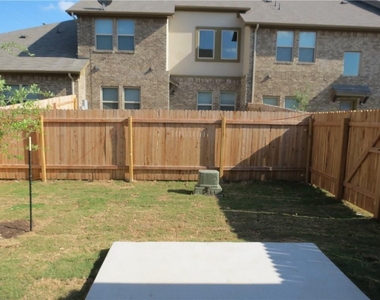 2304 S Lakeline Blvd - Photo Thumbnail 29