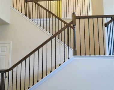 2304 S Lakeline Blvd - Photo Thumbnail 17