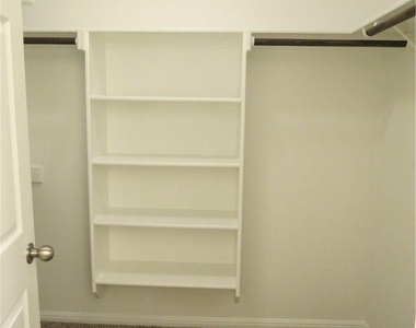2304 S Lakeline Blvd - Photo Thumbnail 14