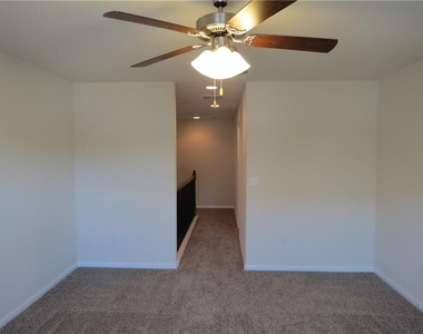 2304 S Lakeline Blvd - Photo Thumbnail 20