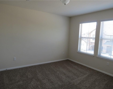 2304 S Lakeline Blvd - Photo Thumbnail 23