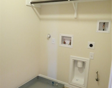 2304 S Lakeline Blvd - Photo Thumbnail 18