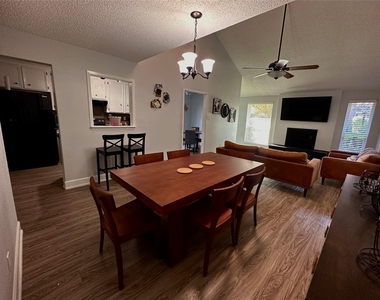 13821 Hollowgreen Drive - Photo Thumbnail 17