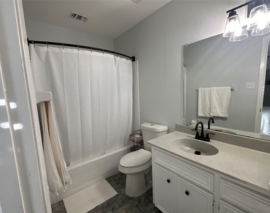 13821 Hollowgreen Drive - Photo Thumbnail 16