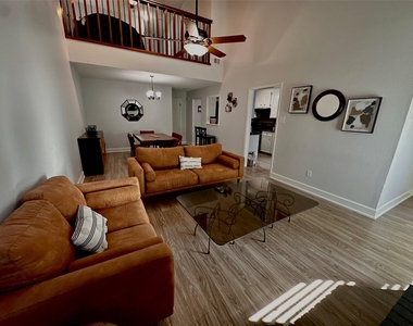 13821 Hollowgreen Drive - Photo Thumbnail 4