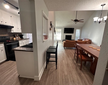 13821 Hollowgreen Drive - Photo Thumbnail 10
