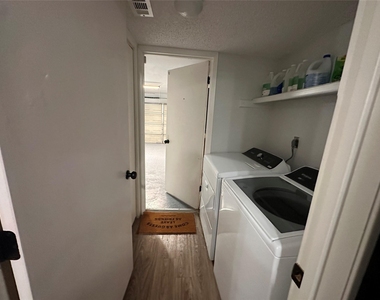 13821 Hollowgreen Drive - Photo Thumbnail 6