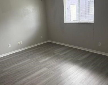 613 Se 21st Street - Photo Thumbnail 9