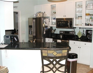613 Se 21st Street - Photo Thumbnail 3