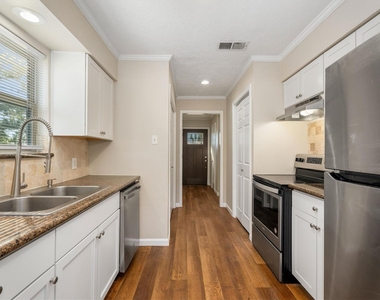 20361 Fieldtree Drive - Photo Thumbnail 9
