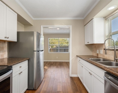 20361 Fieldtree Drive - Photo Thumbnail 7