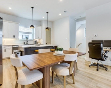 2339 Eagle St - Photo Thumbnail 1