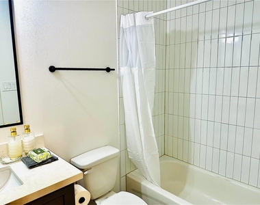 2339 Eagle St - Photo Thumbnail 12