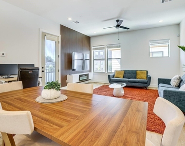 2339 Eagle St - Photo Thumbnail 2